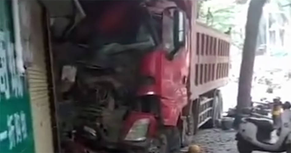  那不勒斯球迷冲突升级，警方逮捕六人  